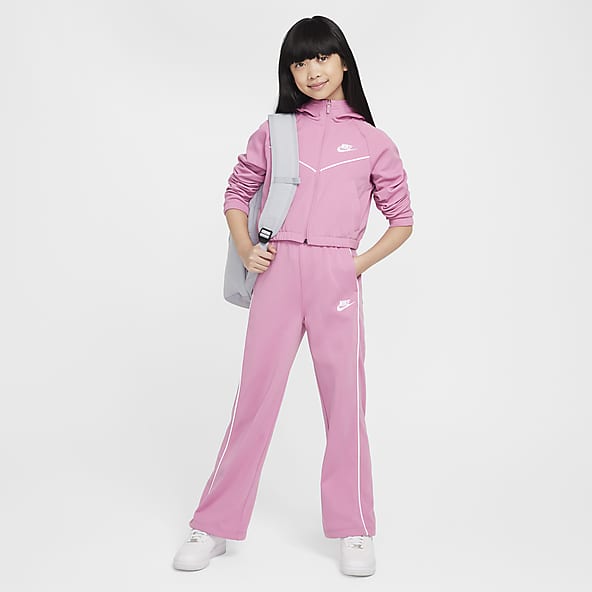 Girls Loose Unlined Tracksuit Bottoms. Nike IE